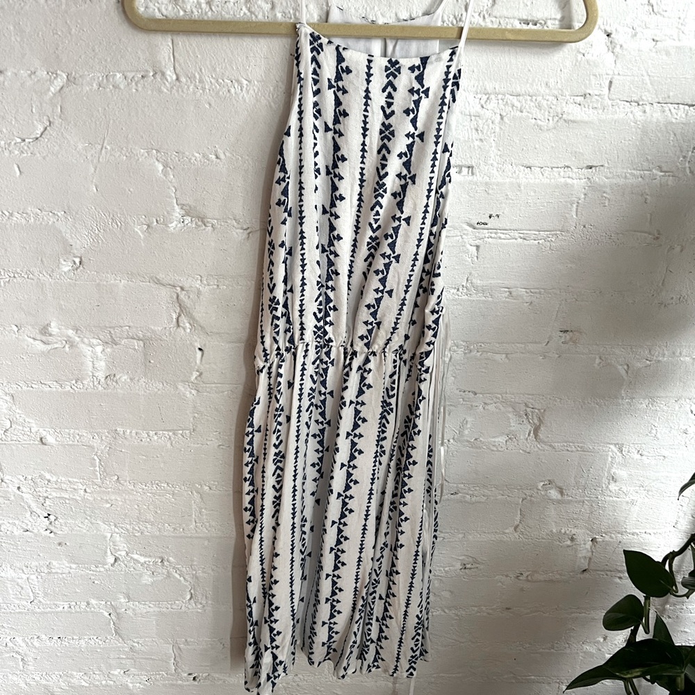En Creme-White and Blue Pattern Halter dress